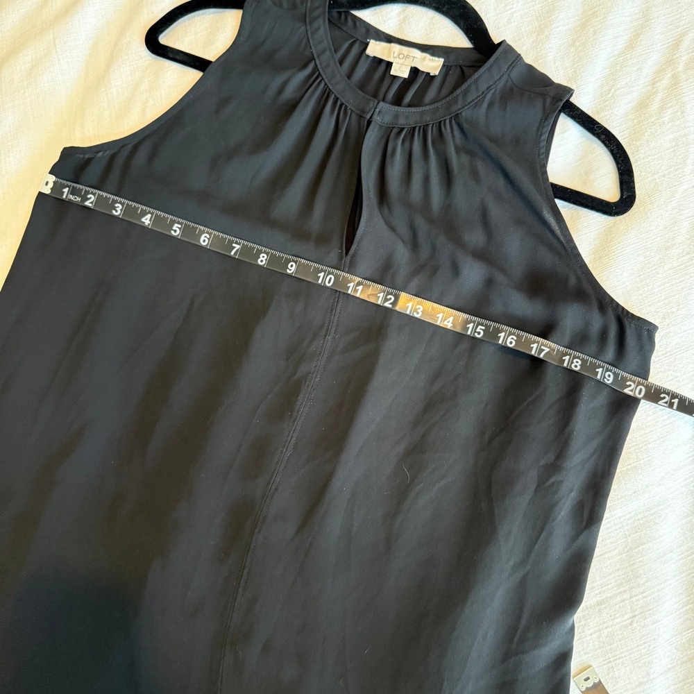 LOFT Black Sleeveless Keyhole Neck Gathered Blouse Top Women's Medium - Picture 6 of 7